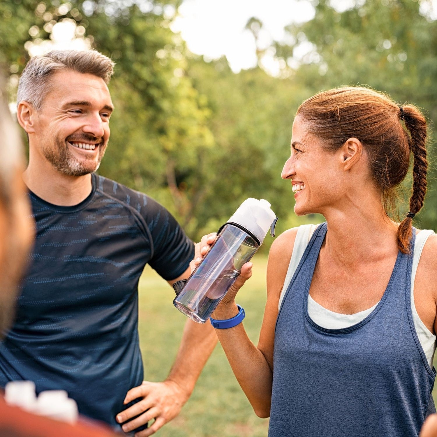 Gruppe macht Sport im Freien
